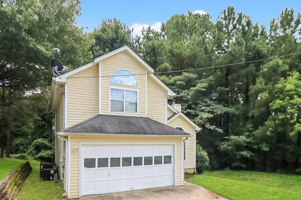 3 bed, 2.5 bath, 1509 sqft, $2,210 — Photo 3
