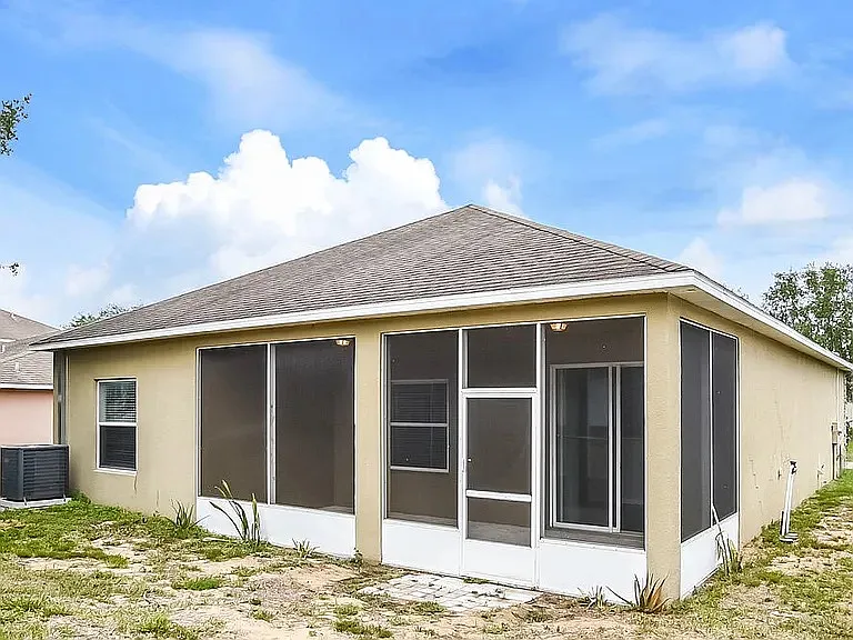 3 bed, 1564 sqft, $2,087 — Photo 4