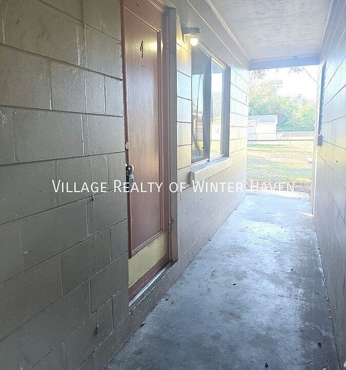 1st image of 1209 6th St SE APT 4