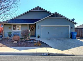 613 Nottingham Ter, Eagle Pt, OR 97524