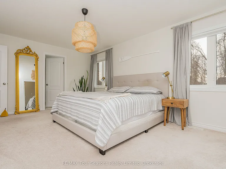 40 Kirby Ave — Photo 22