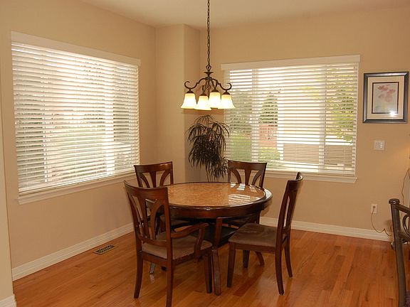 Kithchen nook & wood floors 