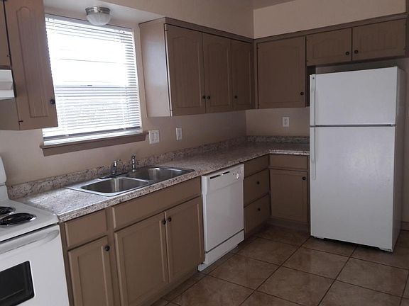 2nd image of 2800 E Idaho Ave