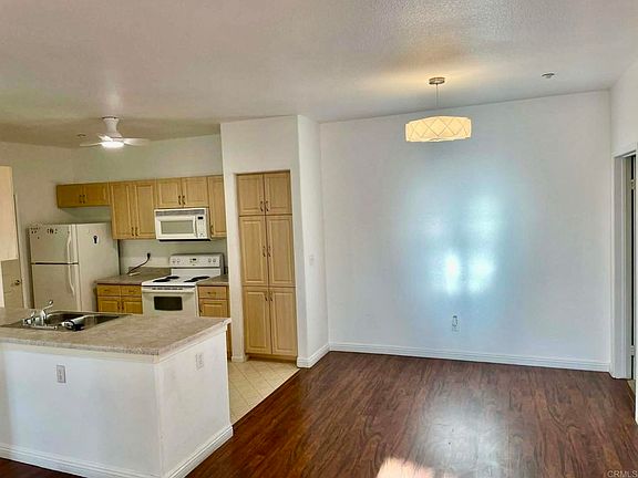 4th image of 24909 Madison Ave Unit 1323