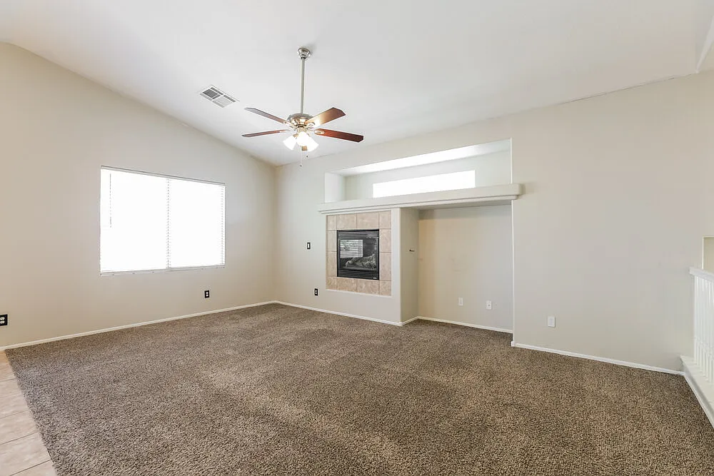 3 bed, 2.5 bath, 1851 sqft, $2,210 — Photo 4