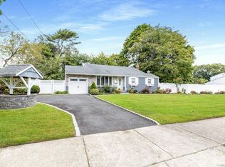 59 Bardolier Ln, Bay Shore, NY 11706