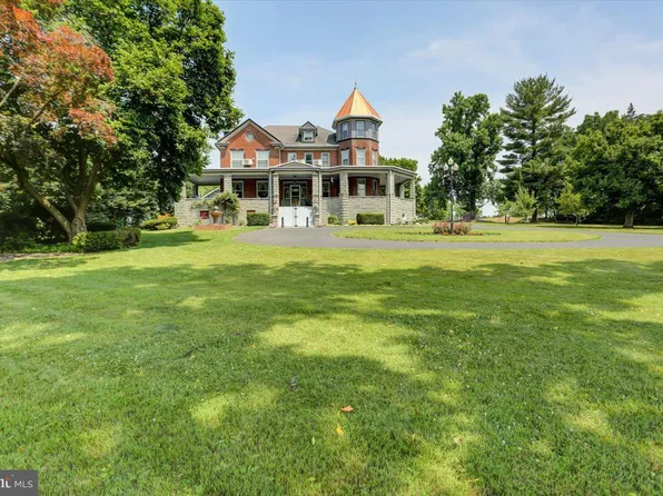 9 State Hill Rd, Waynesboro, PA 17268