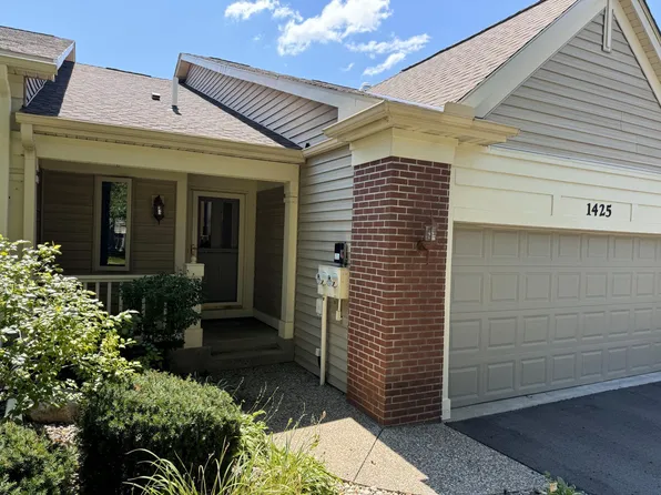1425 Summit Shores Dr, Burnsville, MN 55306