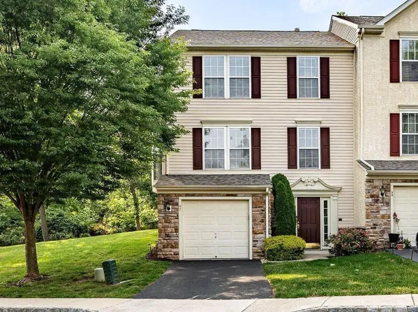 97 Brookview Ln, Pottstown, PA 19464