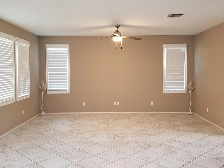 2248 E Ottawa Ln — Photo 30