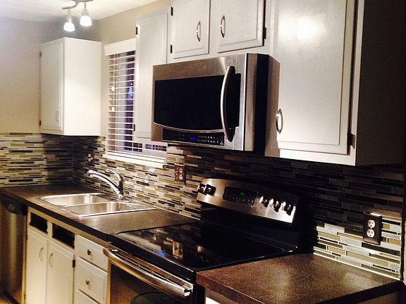 2nd image of 931 Meeker St