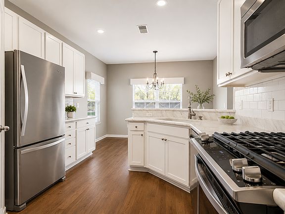 5th image of 3607 Evelynton Ave