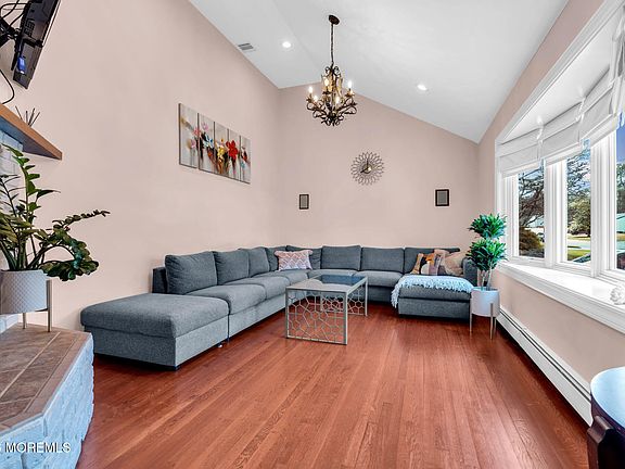 5th image of 10 Homestead Place