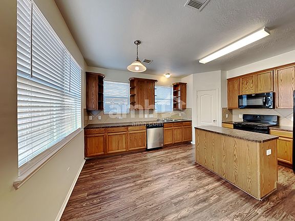 3rd image of 20334 Yosemite Falls Dr