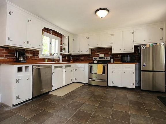 2nd image of 226 Bullard St