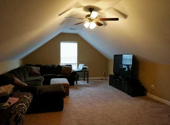 2nd image of 411 Guethlein Dr