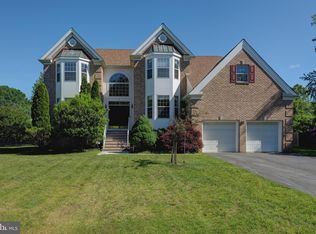 5 Pierce Rd, East Windsor, NJ 08520