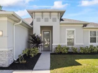 1810 Calmar St NW, Palm Bay, FL 32907