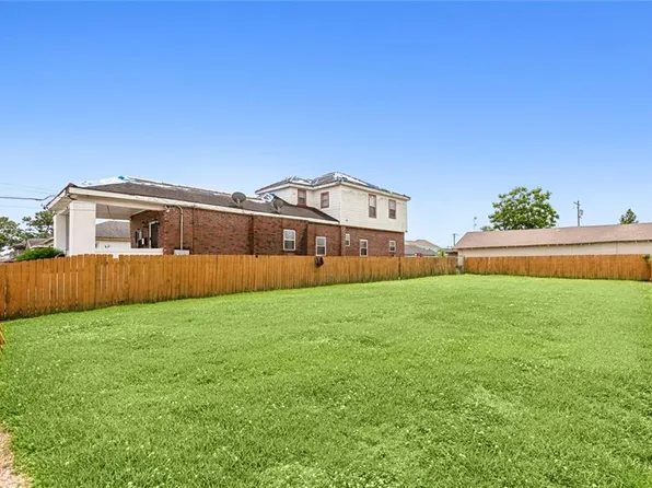 2234 Clouet St, New Orleans, LA 70117