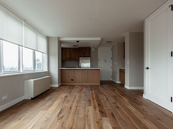 3rd image of 560 W 43rd St APT 41A
