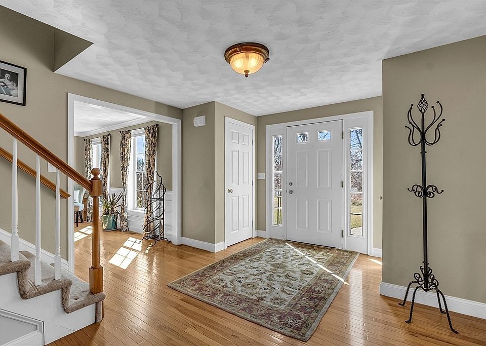 451 Hollis Rd, Lunenburg, MA 01462 Zillow