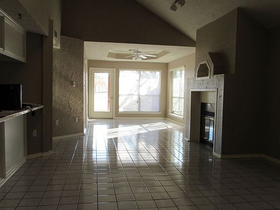 4th image of 501 NW Fairway Villas Dr #4