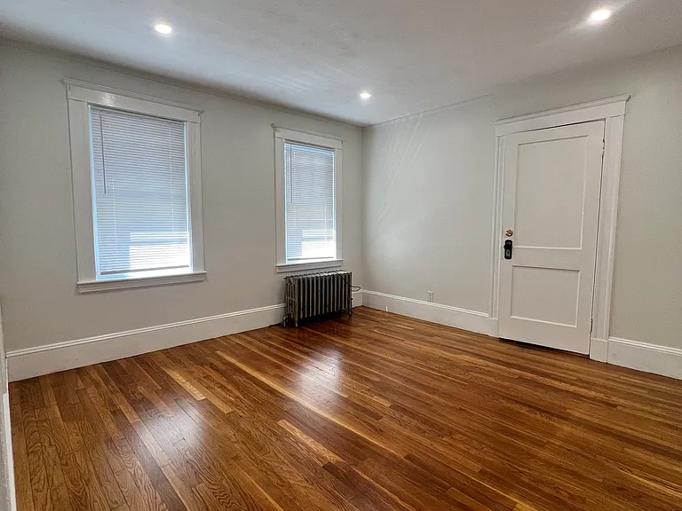 96 Brooks St #2 — Photo 6