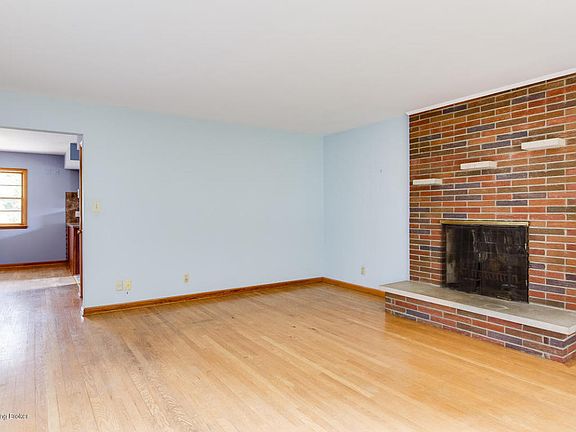4th image of 1955 Meadowcreek Dr