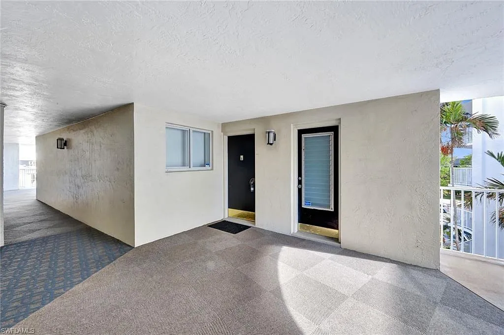 2 bed, 2.0 bath, 850 sqft, $5,500 — Photo 2