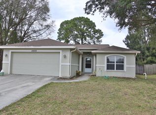 4465 Longford Dr, Sarasota, FL 34232
