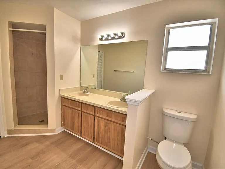 11701 Minto Ct — Photo 32