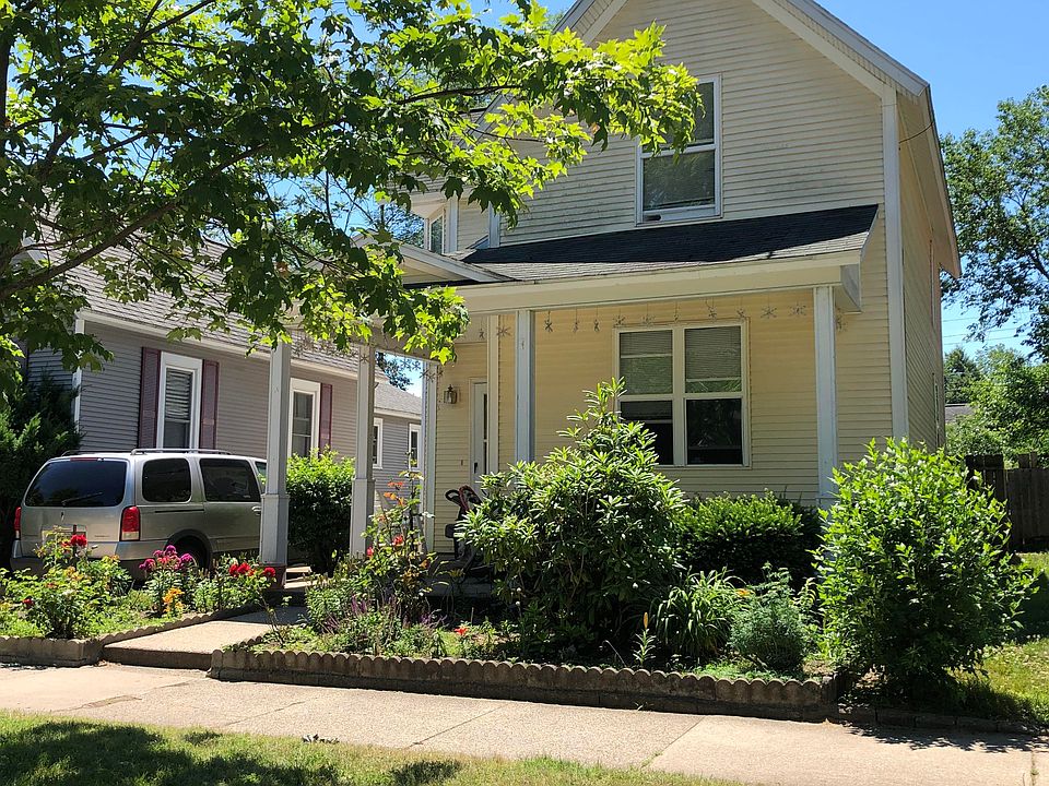 2nd image of 206 W 13th St