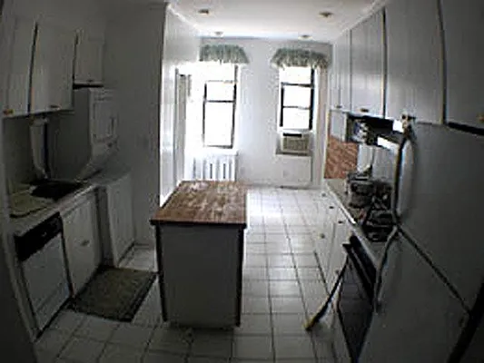 Rented by 4 Points Properties | media 103