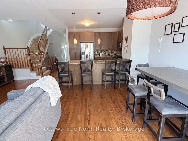 308 Glenbrae Ave S — Photo 7