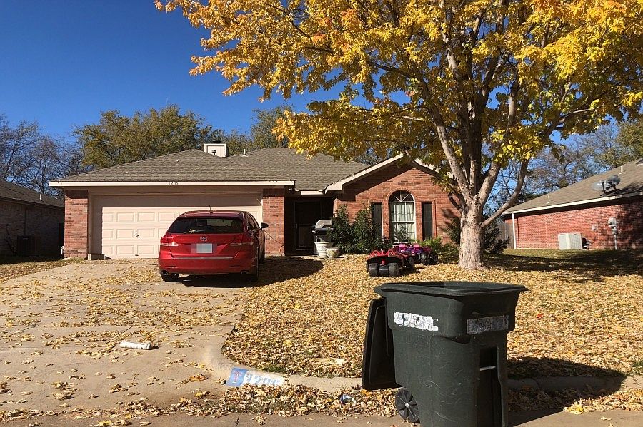 1st image of 3205 Scenic Glen Dr