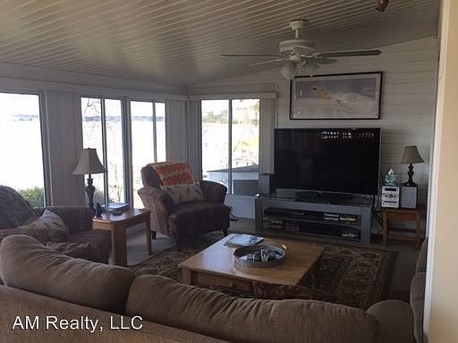 2nd image of 8407 Island Point Rd