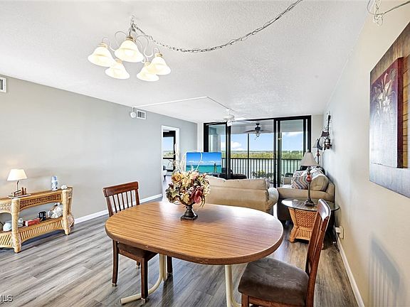 5th image of 4203 Bay Beach Ln APT 5E