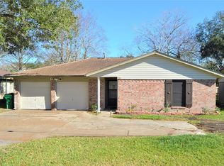 521 S Downing St, Angleton, TX 77515
