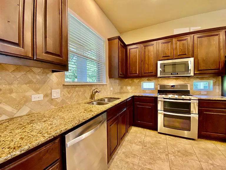 12437 Gray Camlet Ln — Photo 10