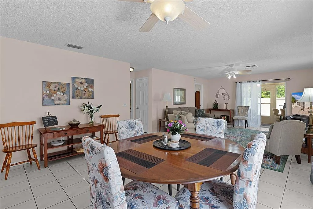 2 bed, 2.0 bath, 1214 sqft, $3,000 — Photo 4