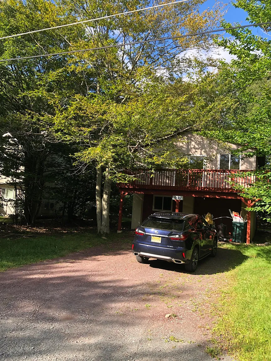 3539 Peak Dr photo 1