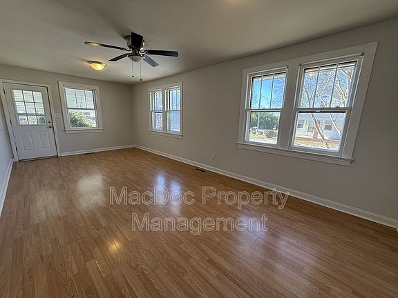 3rd image of 119 Gibson St