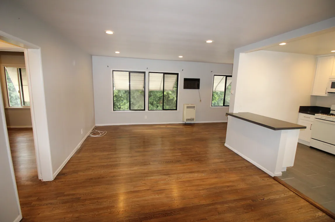 2 bed, 1000 sqft, $2,395 — Photo 1