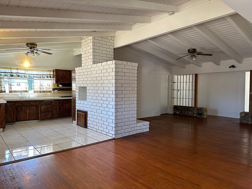 13500 Strathern St Panorama City CA 91402 Apartments For Rent Zillow