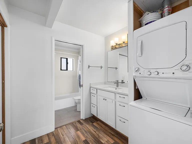 138 Marina Ave #D — Photo 16