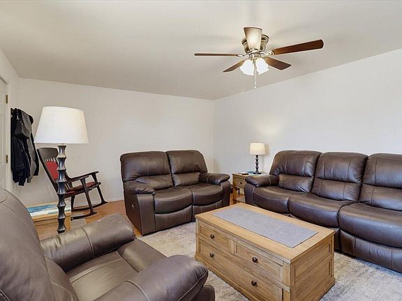 4th image of 2326 Stevens Dr NE