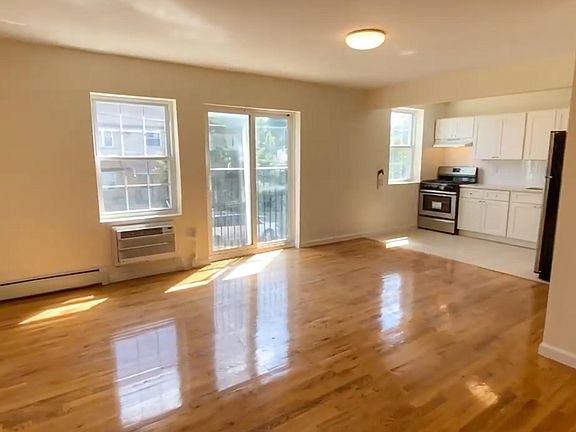 4th image of 9810 197th St Floor 2