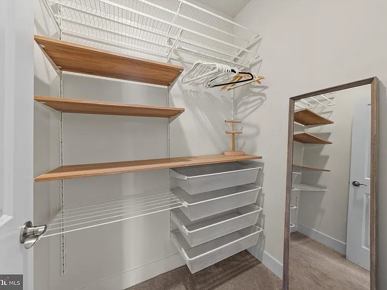 813 Rockwell Ave — Photo 16