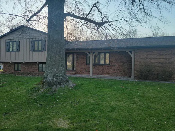 1309 Jane Dr, Gillespie, IL 62033