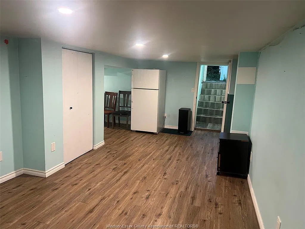 2 bed, $1,200 — Photo 3